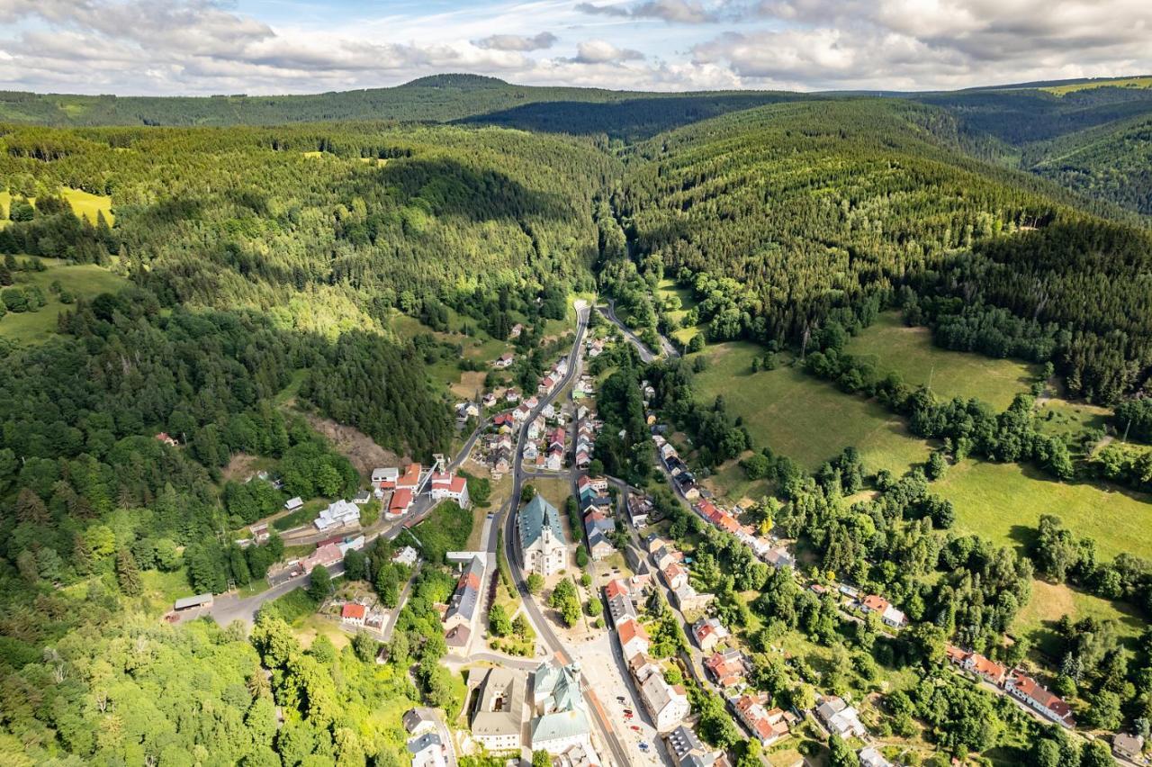 Apartmany Nad Slikovkou Jáchymov Exteriör bild
